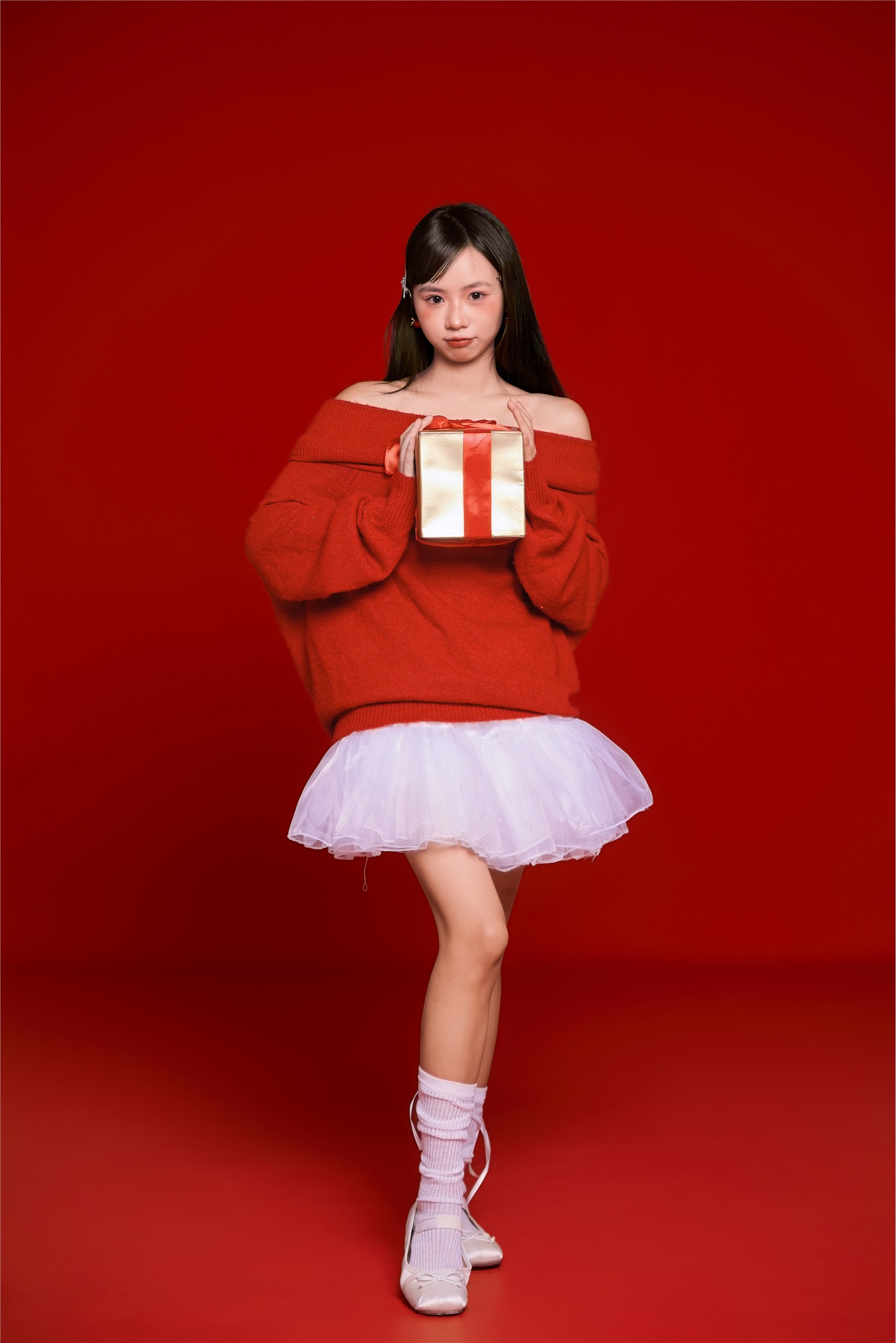 YITUYU艺图语 2025.02.01 红色圣诞 是三金呀